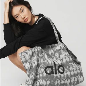 NEW!!! Alo Yoga shopper tote